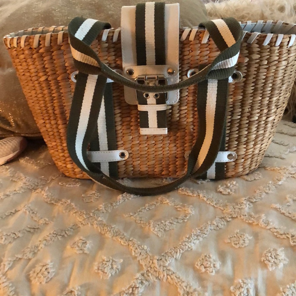 Wicker purse green/white straps